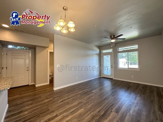 Foto del edificio - 605 W Pine Ave