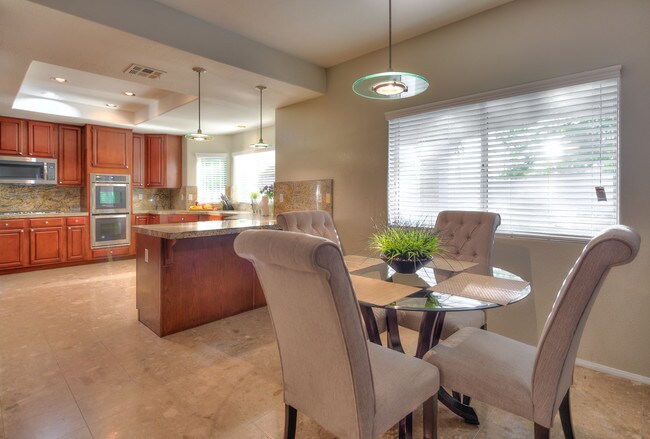 Building Photo - 41985 Hemingway Ct