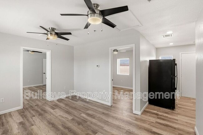 Building Photo - 840 E Turney Ave