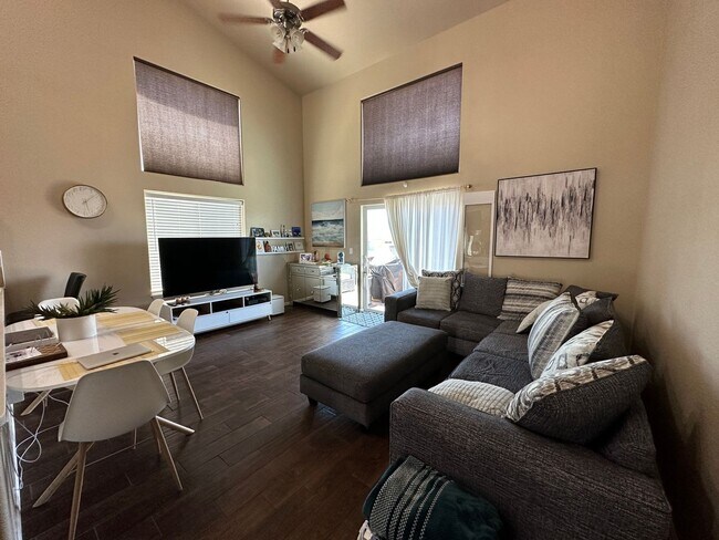 Foto del edificio - Stunning 4-bedroom 4-bathroom Home Close to Fort Carson, Schriever AFB, and Peterson SFB!!!