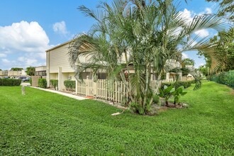 Building Photo - 1558 Shaker Cir