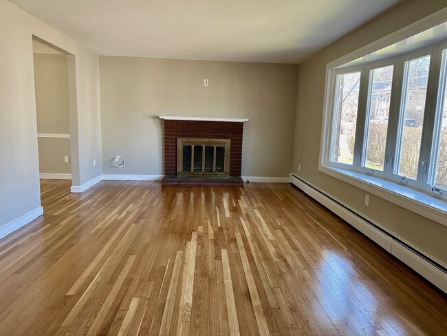 Building Photo - 349 Lagrange St