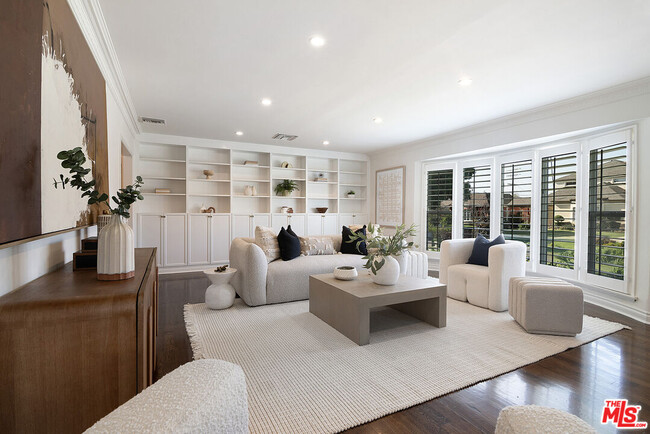 Building Photo - 326 N Vista St