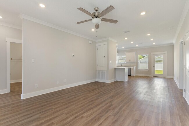 Foto del edificio - 160 Bradford Ct