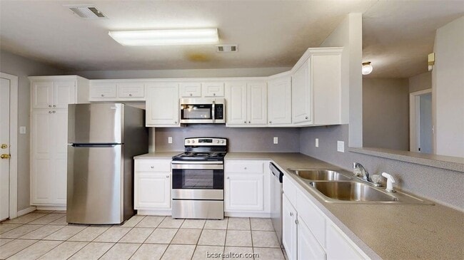 Building Photo - 2404 Trace Meadows