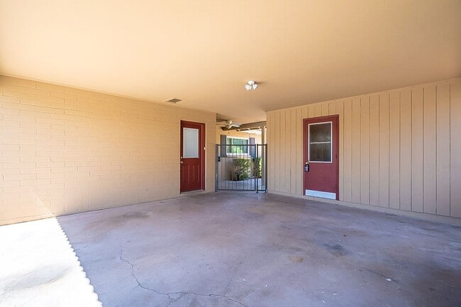 Building Photo - South Scottsdale with Views of Camelback!