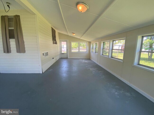 Foto del edificio - 117 Hillcrest Dr