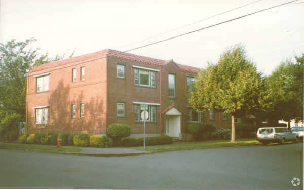 Building Photo - 3005 SE Morrison St