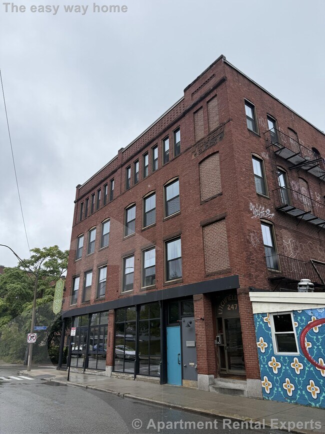 Building Photo - 247 Pearl St