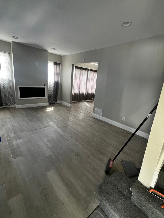 Foto del edificio - 14016 Pinewood St