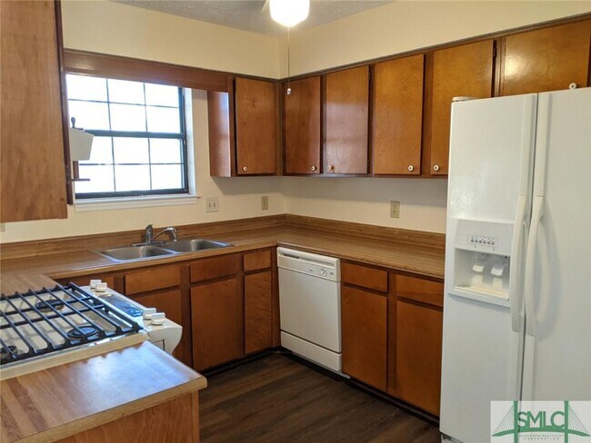 Building Photo - 110 Greene Dr