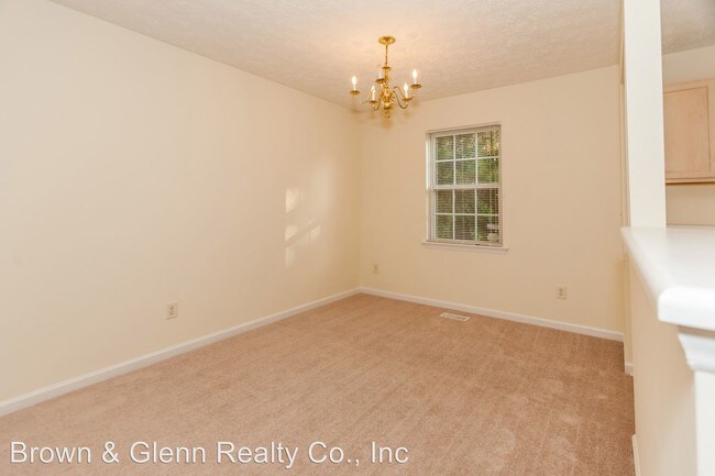 Building Photo - 2400 Springhill Ave