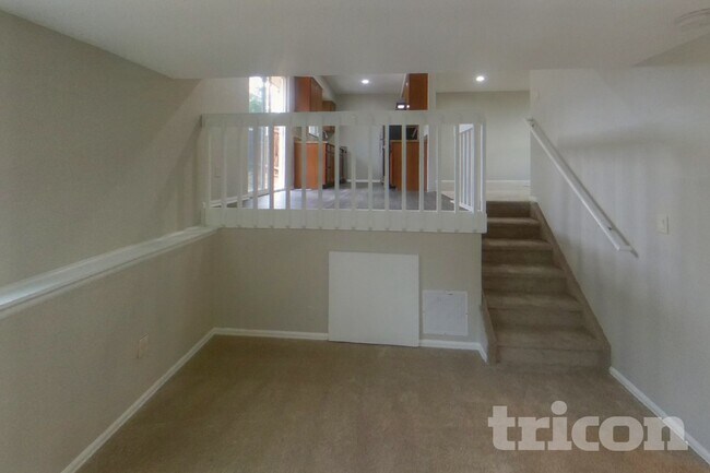 Foto del edificio - 5542 Wilkerson Pass Dr