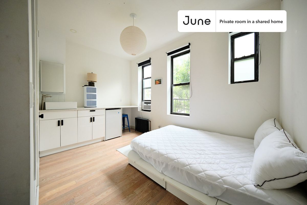 Private bedroom in 3 bed/3 bath Home - Private bedroom in 3 bed/3 bath Home