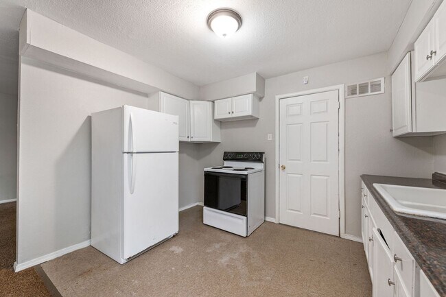 Foto del edificio - 5 Bedrooms in Kansas City- Ruskin Heights ...