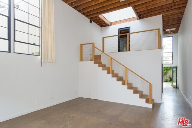 Foto del edificio - 7001 Melrose Ave