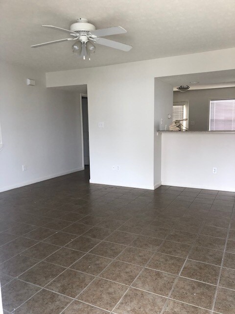 Foto del edificio - 1718 W Sunstone Dr