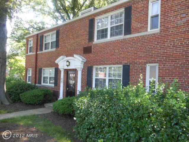 The outside of the building - 4324 N Pershing Dr
