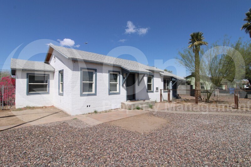 Primary Photo - 1022 S Montezuma Ave