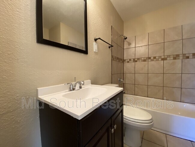 Foto del edificio - 4428 Sunny View Dr