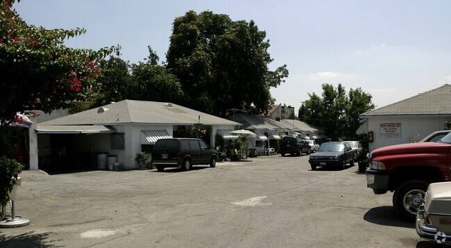 Alternate Building View - 928-936 Huntington Dr