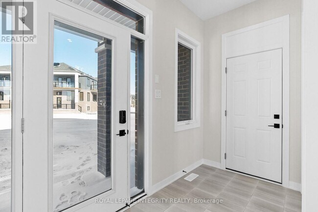 Photo du bâtiment - 166 Beebalm Cres