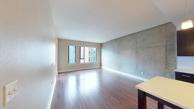 Interior Photo - Channel Mission Bay