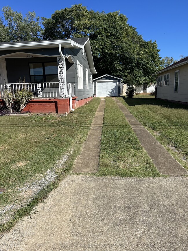 Building Photo - 105 Cross St