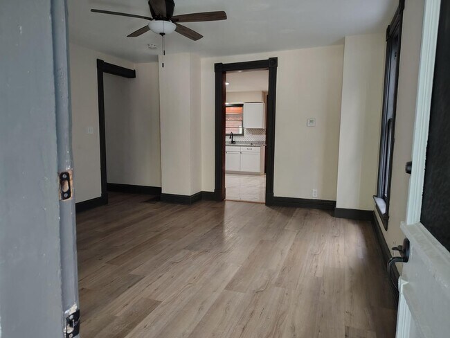 Foto del edificio - 3 Bed, 1.5 Bath home– Move-In Ready!