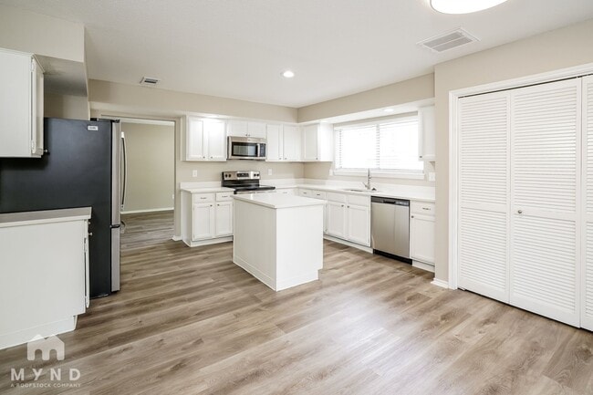 Building Photo - 25515 Mill Pond Ln