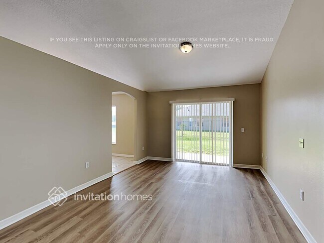 Foto del edificio - 327 Huron Dr