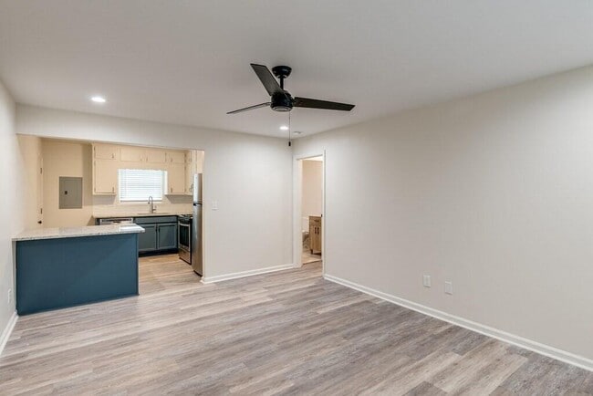 Foto del edificio - 1801 Walker Ave