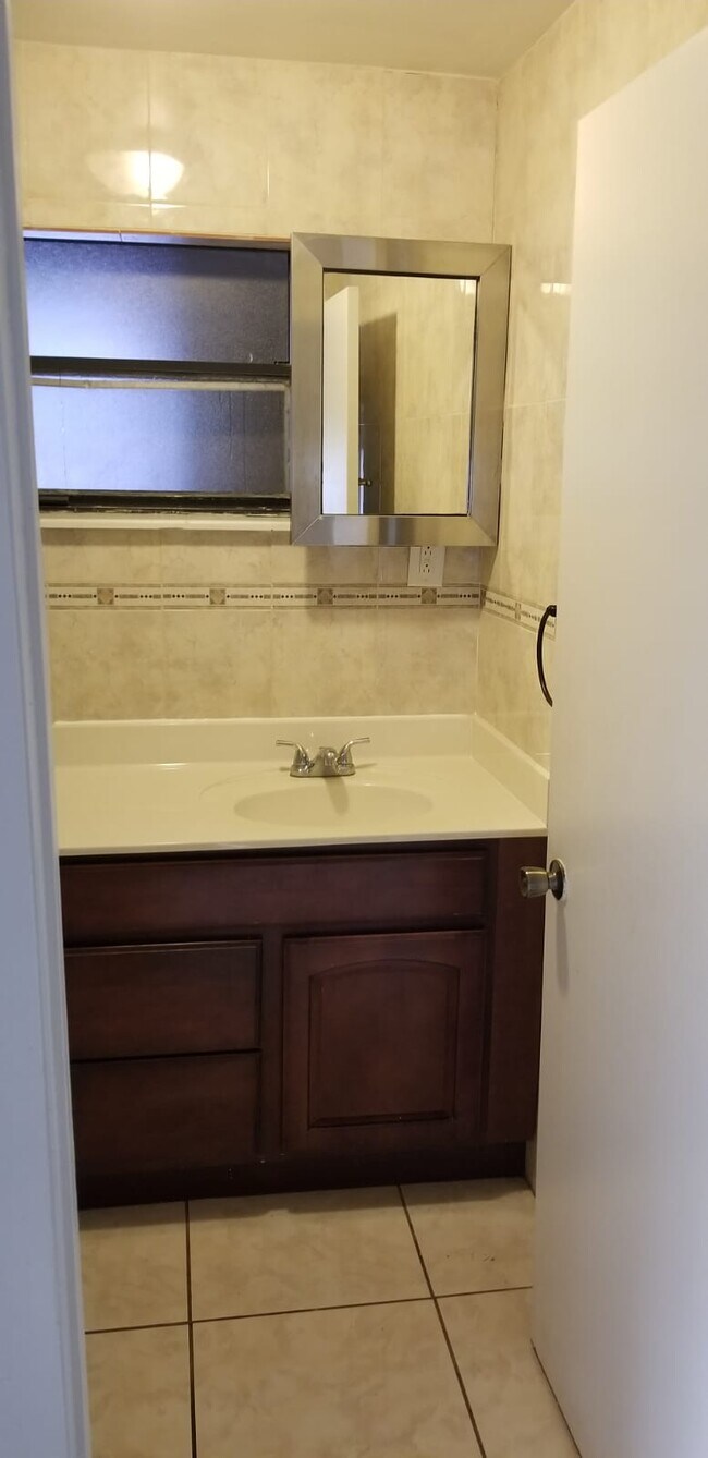 baño principal - 915 W Portage St