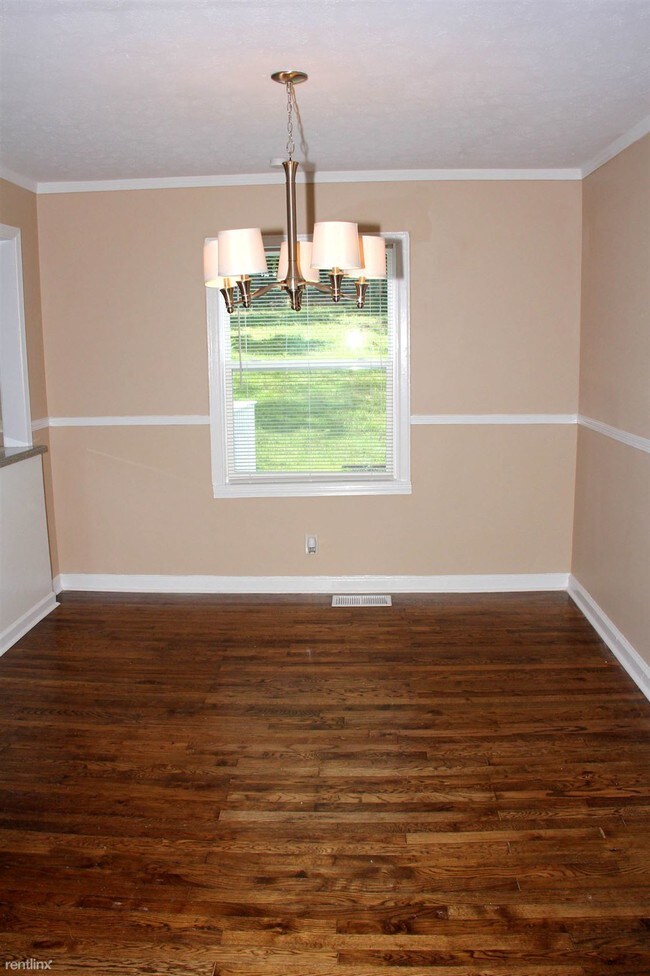 Building Photo - 2167 Castlewood St