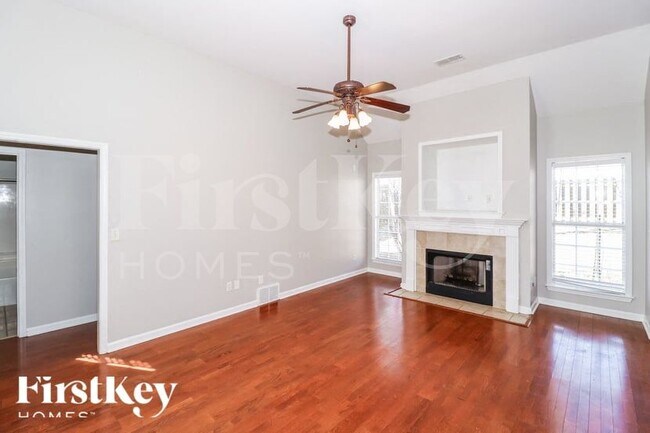 Foto del edificio - 969 Nesting Wood Cir W