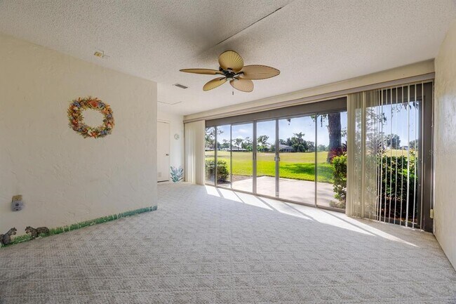 Foto del edificio - 2284 Firestone Pl