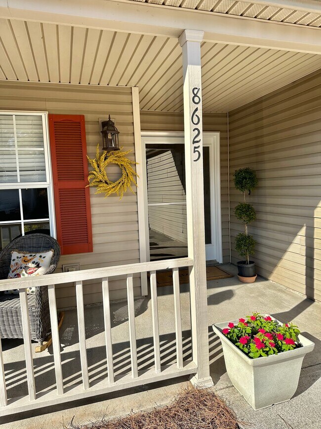 Foto del edificio - 8625 Flagstone Way