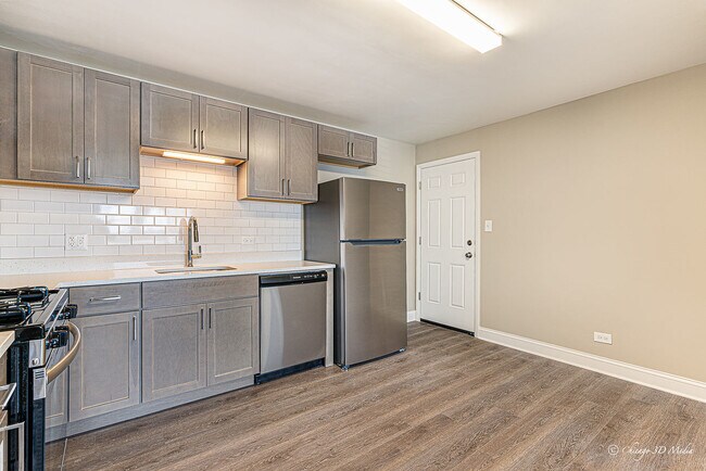 Foto del edificio - 7005 W Gunnison St