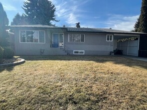 Building Photo - 1291 Kelglen Crescent