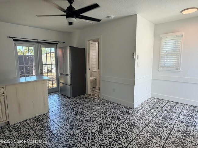 Building Photo - 1454 Guava Ave