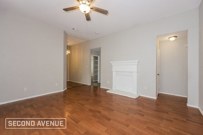 Foto del edificio - 406 Lone Star Park Ln