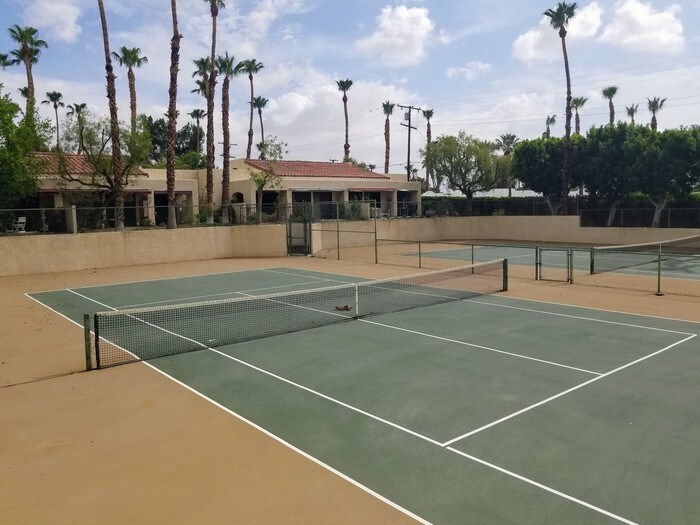 Foto del edificio - 200 E Racquet Club Rd