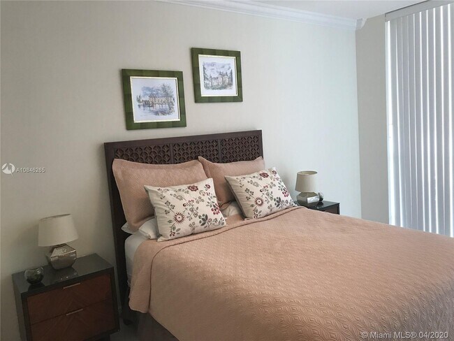 Foto del edificio - 3200 N Ocean Blvd