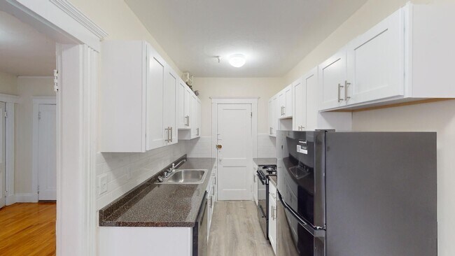 Building Photo - Newly Renovated Fenway Studio with Heat/Hot Water Included