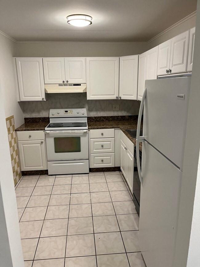 Photo - 4304 NW 9th Ave Apartment