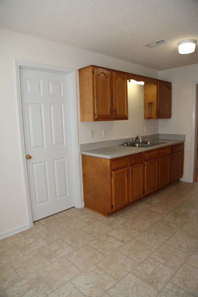 Kitchen - 246 Queens Haven Rd