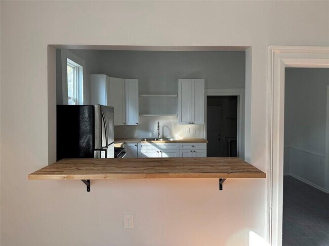 Foto del edificio - 194 N Clarendon Ave