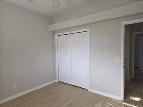 Building Photo - 1641 N Shadowview Path