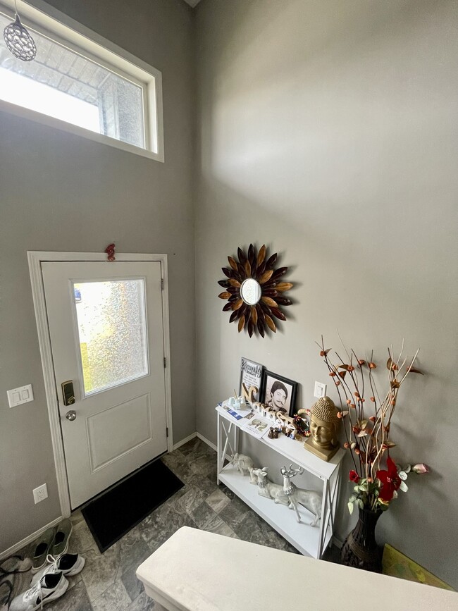 Building Photo - 458 Ells Way