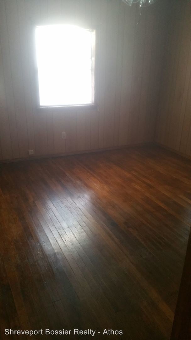Building Photo - 2 br, 1 bath House - 2761 Waggoner Ave